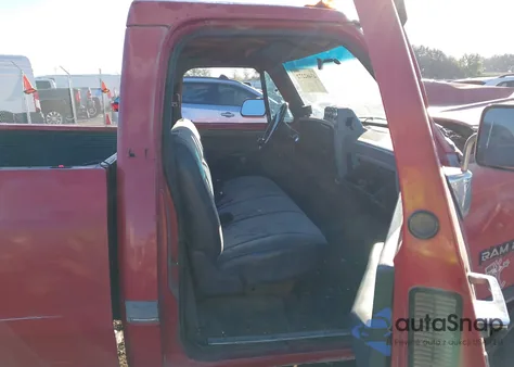 1991 Dodge D-Series D200/D250 z USA, uszkodzony, nr VIN 1B7KE2686MS258942